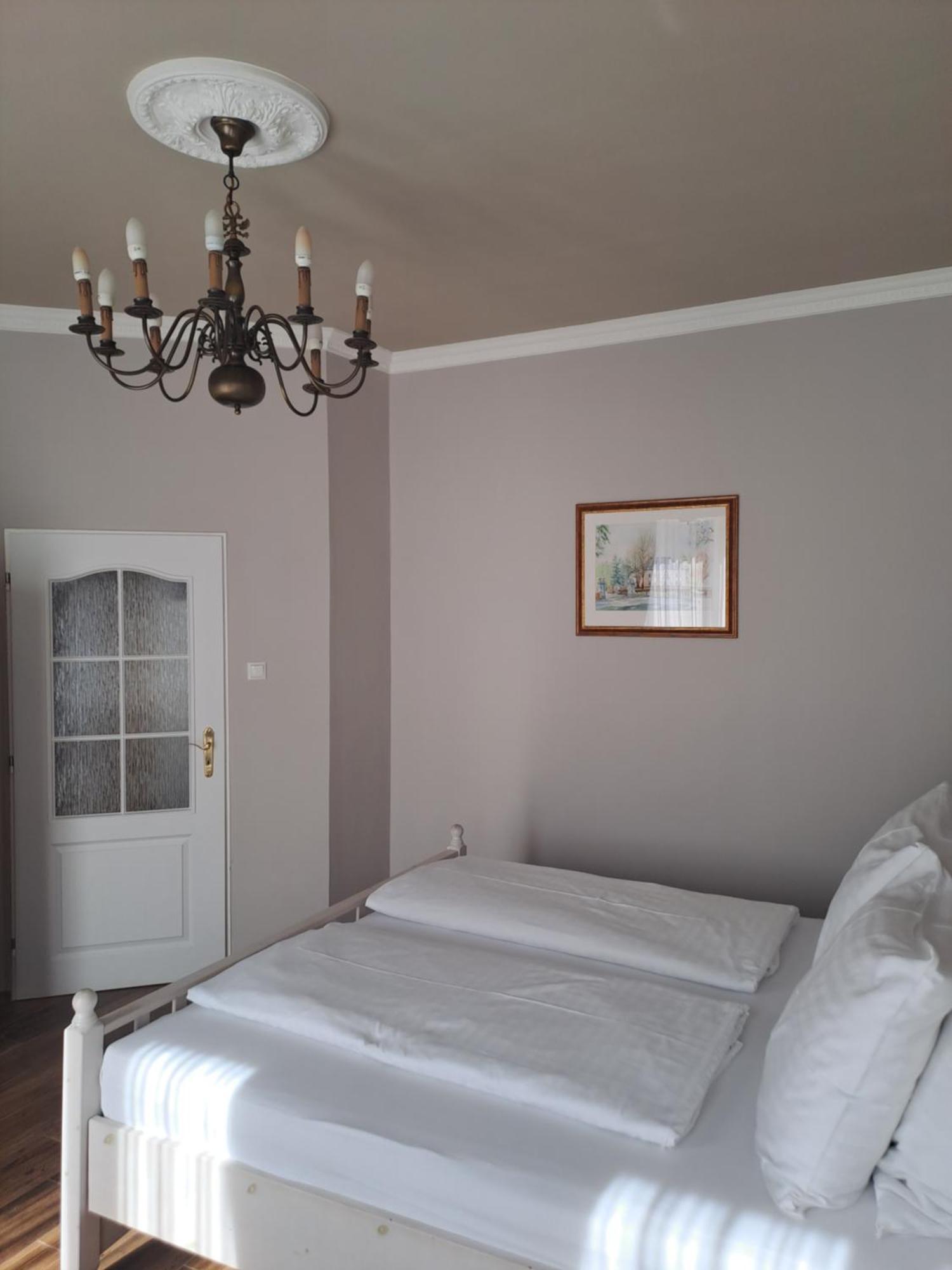 Lesni Hotel Perslak Нова-Бистржіце Екстер'єр фото