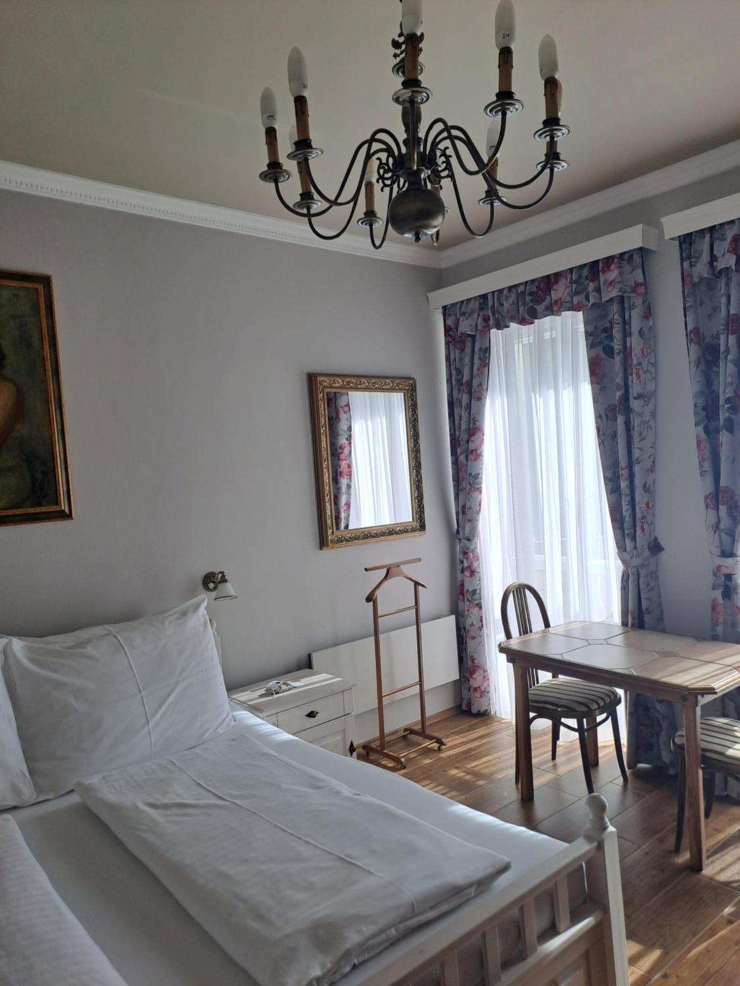 Lesni Hotel Perslak Нова-Бистржіце Екстер'єр фото