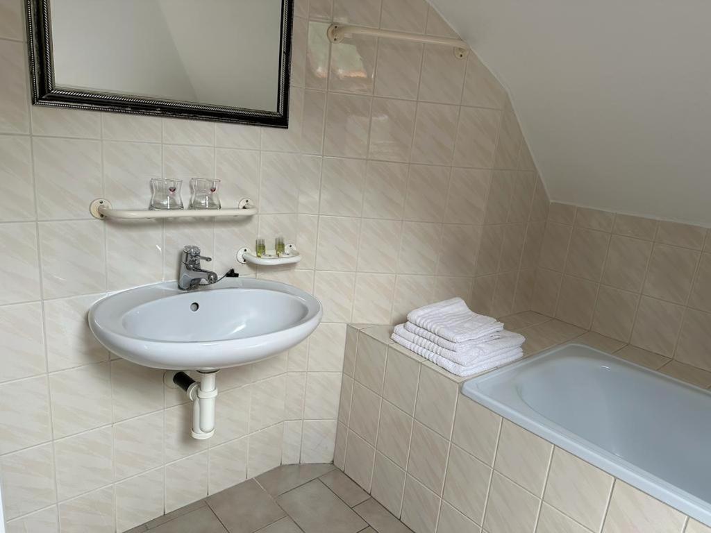 Lesni Hotel Perslak Нова-Бистржіце Екстер'єр фото